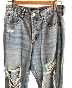 Aéropostale Ripped Jean • 6