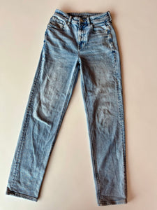 American Eagle
Light wash Jean • Size 0